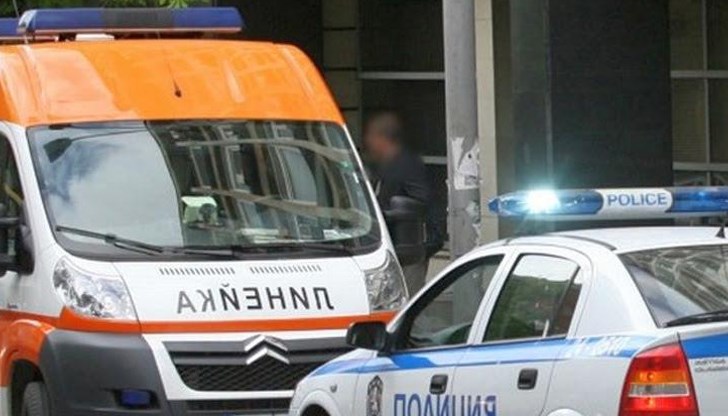 Сблъсък между "Ауди" и "Дачия" прати пътничка в болницата Сблъсък между "Ауди" и "Дачия" прати пътничка в болницата