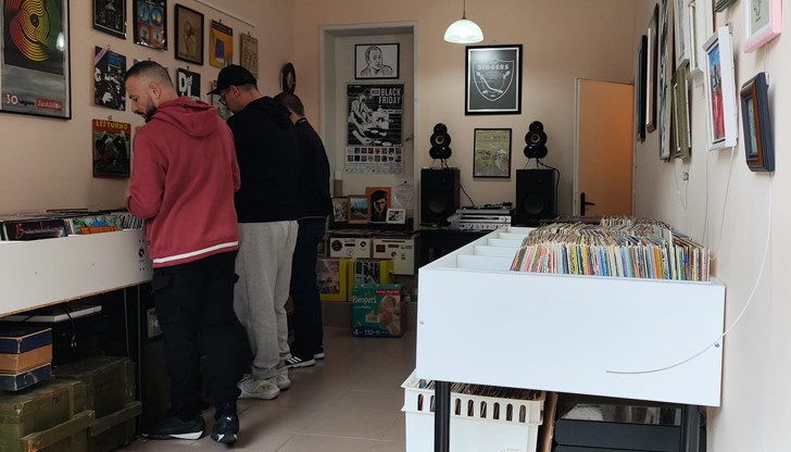 Русенци ще могат да се насладят на аналогов звук и музикални находки Русенци ще могат да се насладят на аналогов звук и музикални находки