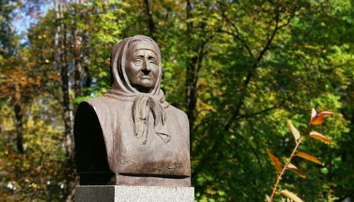 Официална церемония за 132 години от кончината на Тонка Обретенова Официална церемония за 132 години от кончината на Тонка Обретенова