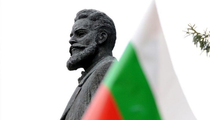 Кметът Пенчо Милков и общински съветници внесоха предложение за почитане делото на революционера и поета Кметът Пенчо Милков и общински съветници внесоха предложение за почитане делото на революционера и поета