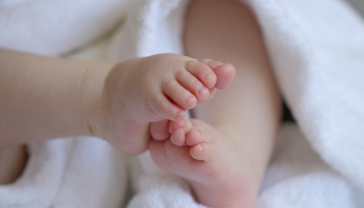 Лекарите се борят за живота на второ заболяло дете Лекарите се борят за живота на второ заболяло дете