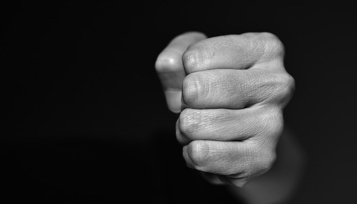 Извършителят е неизвестен на полицията до момента Извършителят е неизвестен на полицията до момента