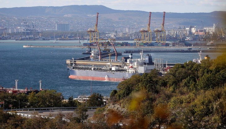 Гръцки танкери поддържат руския петролен експорт въпреки санкциите Гръцки танкери поддържат руския петролен експорт въпреки санкциите