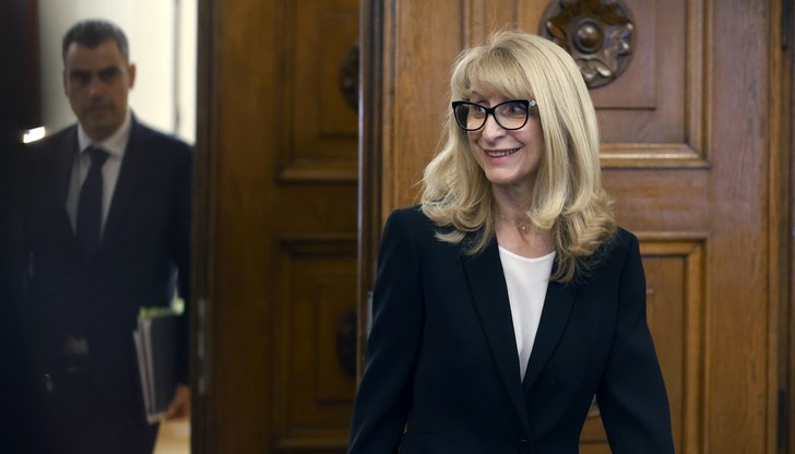 Ръководителят на контролния орган сама решила да си даде щедро възнаграждение Ръководителят на контролния орган сама решила да си даде щедро възнаграждение