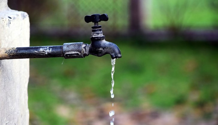 Регионалната здравна инспекция предупреди, че водата е негодна за пиене Регионалната здравна инспекция предупреди, че водата е негодна за пиене