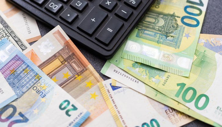 Експерти: Необходим е строг контрол при смяната на валутата Експерти: Необходим е строг контрол при смяната на валутата