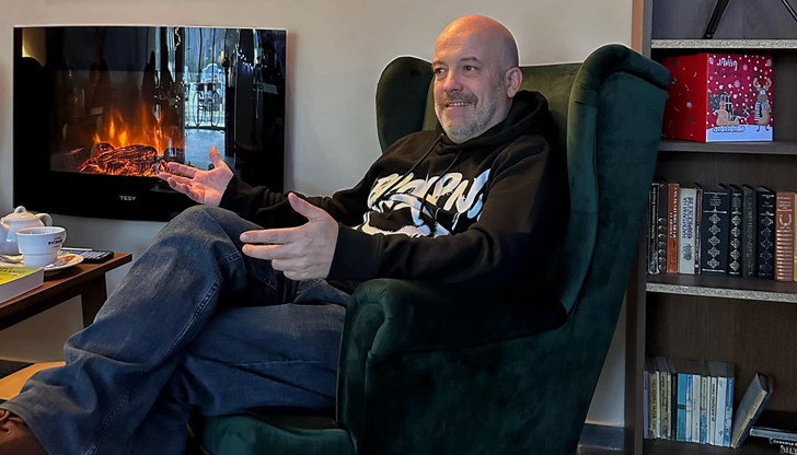 Поучително е, допълни писателят Поучително е, допълни писателят