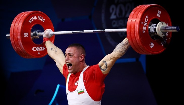 Олимпийският шампион ще се конкурира с деветима елитни щангисти за престижното отличие Олимпийският шампион ще се конкурира с деветима елитни щангисти за престижното отличие