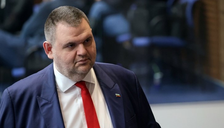 Лидерът на "ДПС - Ново начало" атакува остро Ахмед Доган Лидерът на "ДПС - Ново начало" атакува остро Ахмед Доган