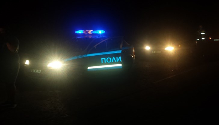 Полицаи хванаха дилъри в паркиран автомобил на улица "Муткурова" Полицаи хванаха дилъри в паркиран автомобил на улица "Муткурова"