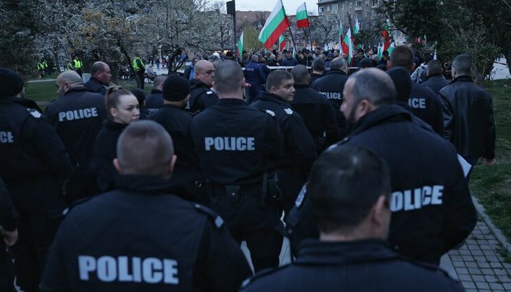 Според 65% от гражданите държавата трябва да харчи толкова, колкото има Според 65% от гражданите държавата трябва да харчи толкова, колкото има