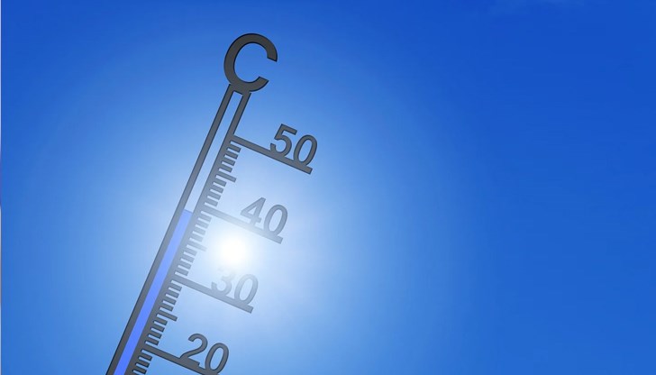 Дъжд и гръмотевични бури ще понижат температурите в неделя Дъжд и гръмотевични бури ще понижат температурите в неделя