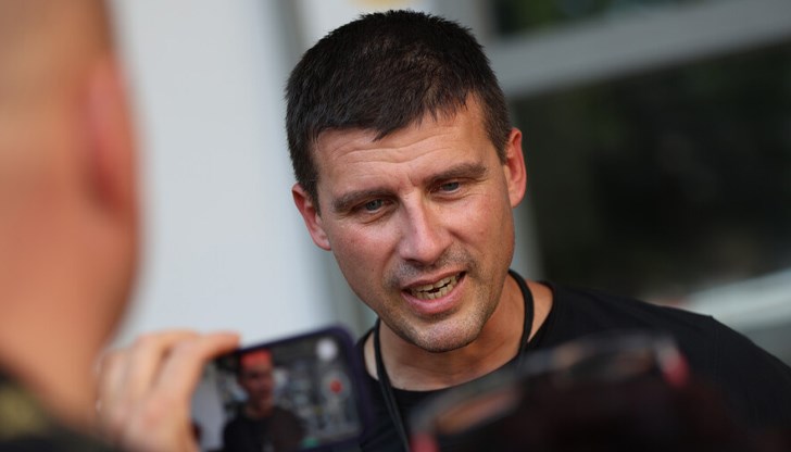 Формацията, останала на 21 гласа от влизане в парламента, призовава за масово участие в протестните автошествия Формацията, останала на 21 гласа от влизане в парламента, призовава за масово участие в протестните автошествия