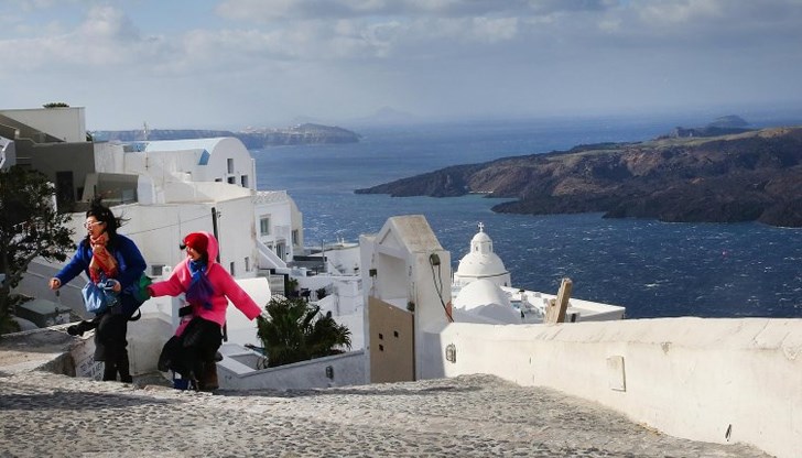 Учениците се връщат в клас след четири седмици пауза Учениците се връщат в клас след четири седмици пауза