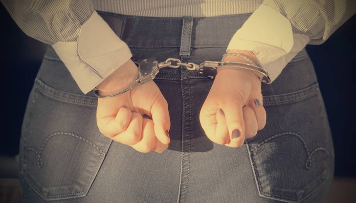 Нападателката е задържана, а мотивите за престъплението остават неизяснени Нападателката е задържана, а мотивите за престъплението остават неизяснени