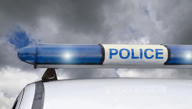 19-годишният младеж е арестуван при полицейска проверка в Търговище 19-годишният младеж е арестуван при полицейска проверка в Търговище