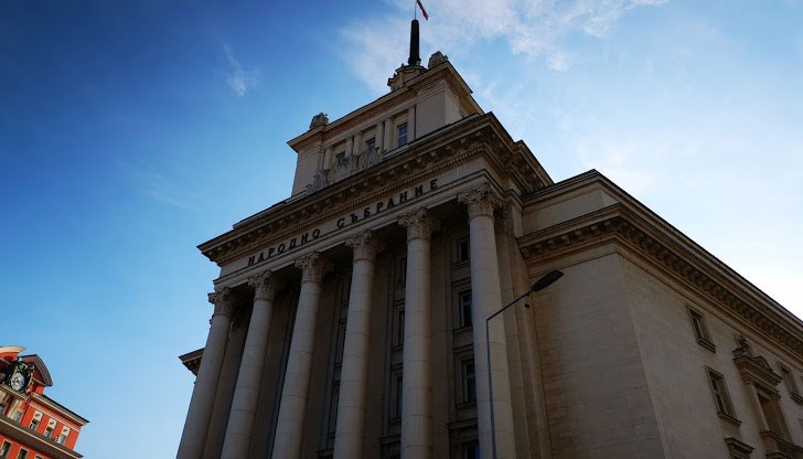 Опозицията атакува кабинета "Желязков" с вот на недоверие за външната политика Опозицията атакува кабинета "Желязков" с вот на недоверие за външната политика