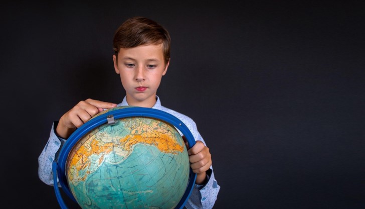 Крим, Херсонска, Запорожка, Донецка и Луганска области трябва да бъдат показвани като част от Русия Крим, Херсонска, Запорожка, Донецка и Луганска области трябва да бъдат показвани като част от Русия