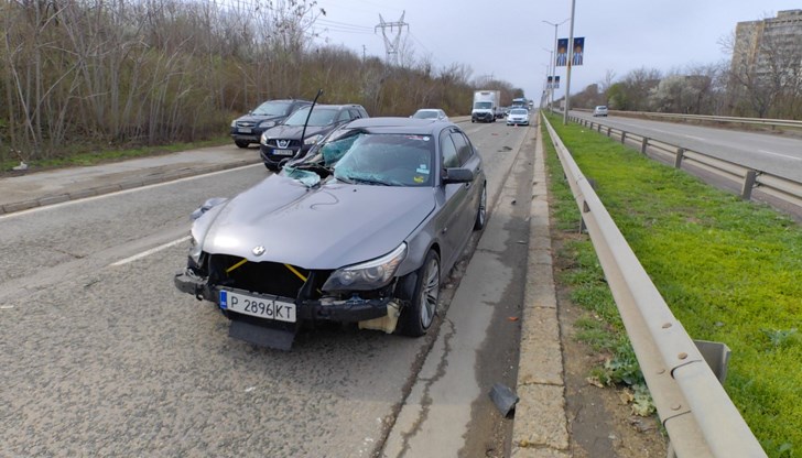 Младежът е откаран в болница „Канев" с натъртване в областта на гърдите Младежът е откаран в болница „Канев" с натъртване в областта на гърдите