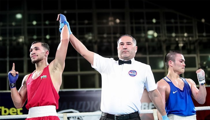 Русенецът надви казахстанеца Талгат Сиримбетов с пълно съдийско единодушие Русенецът надви казахстанеца Талгат Сиримбетов с пълно съдийско единодушие