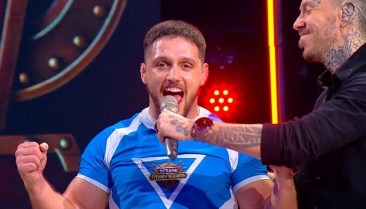 Шампионът от "Игри на волята" 4 надви краля на Бургас в зрелищна битка пред хиляди фенове Шампионът от "Игри на волята" 4 надви краля на Бургас в зрелищна битка пред хиляди фенове