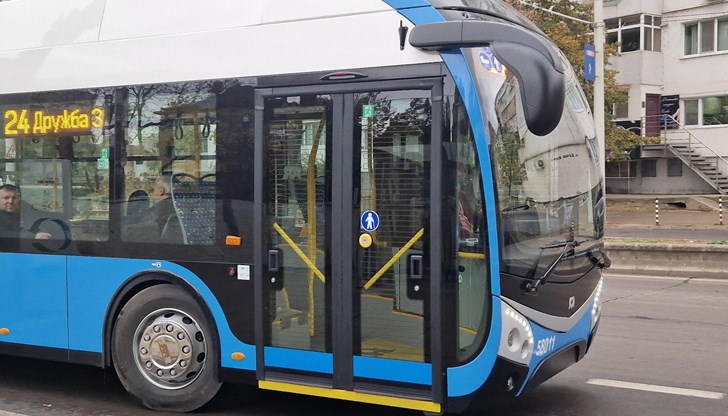 Автобусите вече няма да спират до блок 54, а ще използват началната спирка при блок 48 Автобусите вече няма да спират до блок 54, а ще използват началната спирка при блок 48