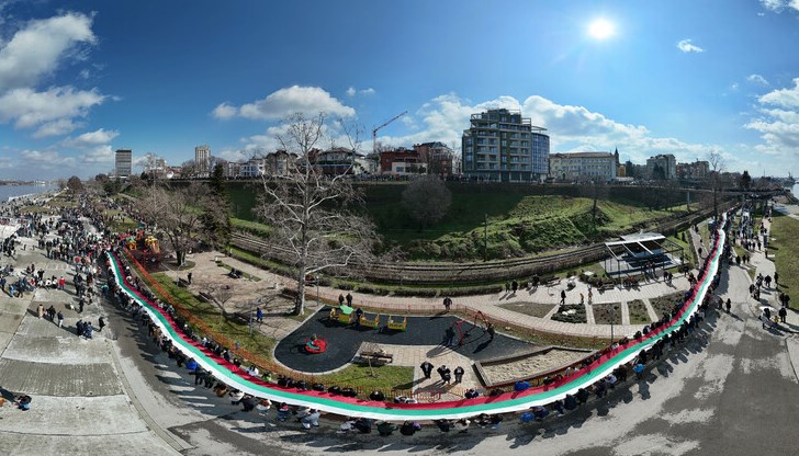 Остатъкът от парите ще бъде дарен на двете болници в града Остатъкът от парите ще бъде дарен на двете болници в града