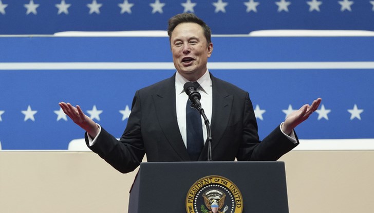 Цялата им фронтова линия ще се срине, ако я изключа Цялата им фронтова линия ще се срине, ако я изключа