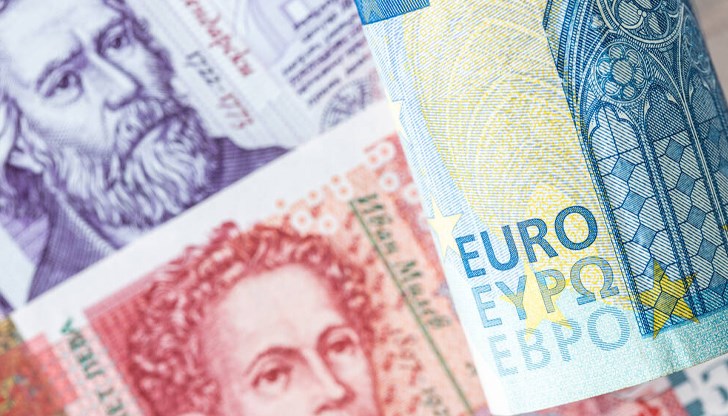 Фирмите се подготвят за промяната, а служителите ще трябва да свикнат с номинално по-ниски суми Фирмите се подготвят за промяната, а служителите ще трябва да свикнат с номинално по-ниски суми