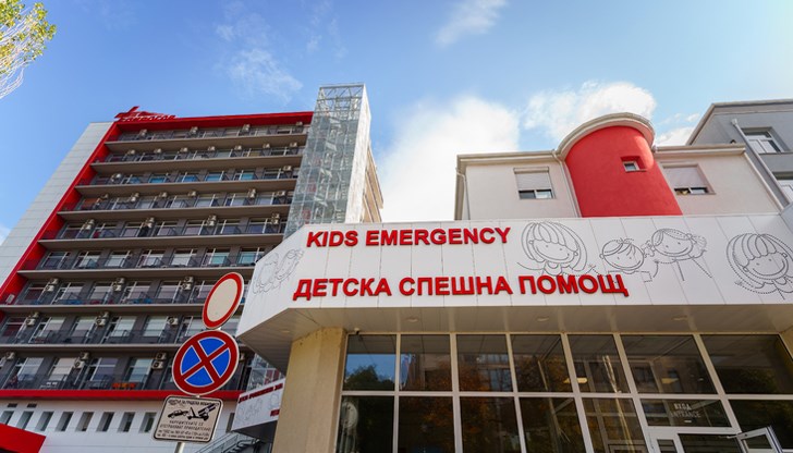 Тийнейджърка оцеля след опасна доза парацетамол благодарение на екипа от "Пирогов" Тийнейджърка оцеля след опасна доза парацетамол благодарение на екипа от "Пирогов"