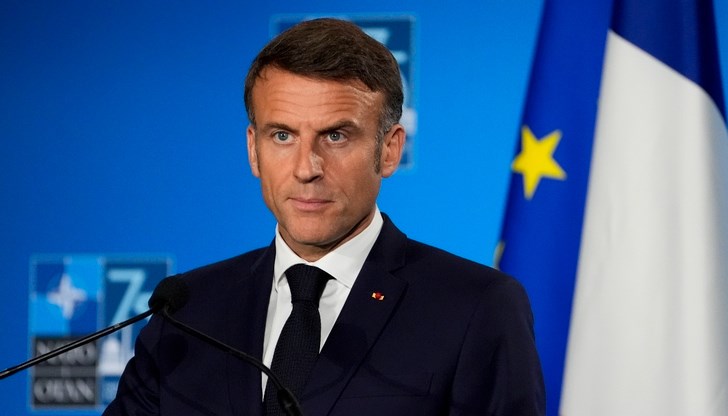 Френският президент обвини Путин в предателство на подписаните споразумения Френският президент обвини Путин в предателство на подписаните споразумения