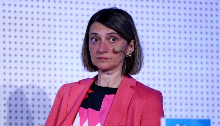 Гордана Силяновска-Давкова подписа укази за отзоваване от длъжност на общо деветима посланици Гордана Силяновска-Давкова подписа укази за отзоваване от длъжност на общо деветима посланици