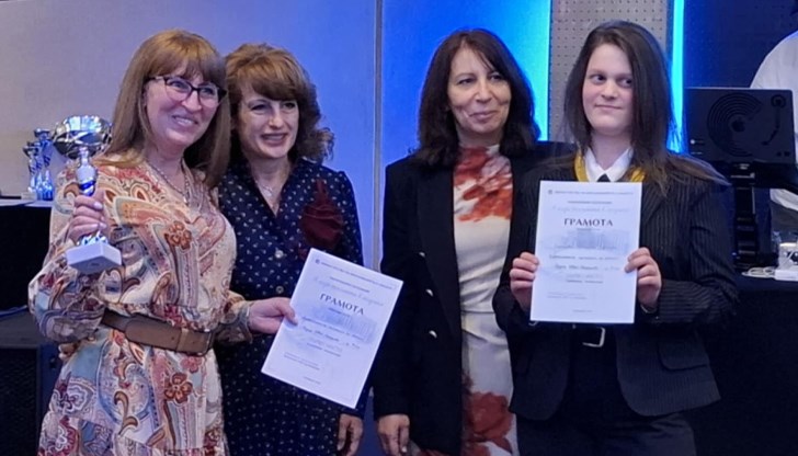 Преслава Личева от ПГО "Недка Иван Лазарова" спечели призовото първо място в категория "Сръчни ръце", а училището получи и други престижни отличия Преслава Личева от ПГО "Недка Иван Лазарова" спечели призовото първо място в категория "Сръчни ръце", а училището получи и други престижни отличия