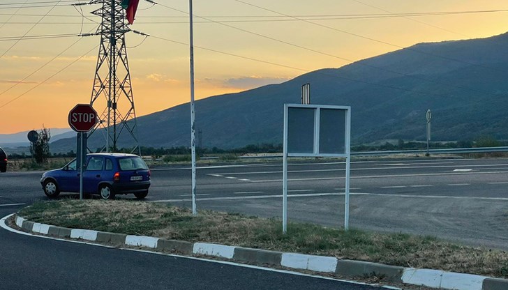 Местната власт ще постави охранителна камера в опасния участък, където загина 20-годишната Сибел Местната власт ще постави охранителна камера в опасния участък, където загина 20-годишната Сибел