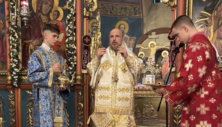 Викарият на Русенския митрополит ще предстои на две тържествени служби, посветени на Христовите страдания Викарият на Русенския митрополит ще предстои на две тържествени служби, посветени на Христовите страдания