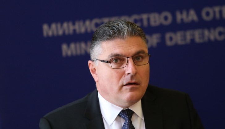 Българският посланик във Вашингтон подава оставка Българският посланик във Вашингтон подава оставка