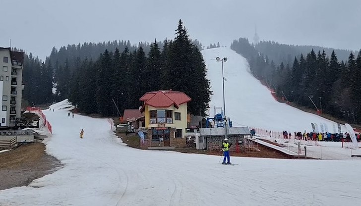 Лифтовете в зимния курорт спират на 6 април след силен сезон Лифтовете в зимния курорт спират на 6 април след силен сезон