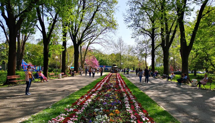 Насладете се на слънцето днес, защото идва студен атмосферен фронт с дъждове и гръмотевици Насладете се на слънцето днес, защото идва студен атмосферен фронт с дъждове и гръмотевици