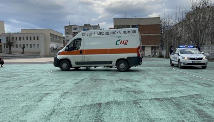 Детето е ударено с пластмасова бутилка в лицето Детето е ударено с пластмасова бутилка в лицето