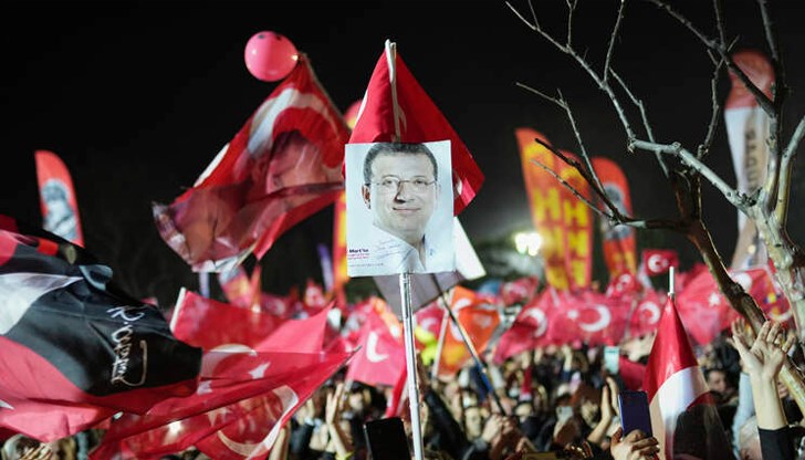 Лидерът на Народнорепубликанската партия ще пристигне на протеста в Йозгат с трактор в знак на солидарност с местните фермери Лидерът на Народнорепубликанската партия ще пристигне на протеста в Йозгат с трактор в знак на солидарност с местните фермери