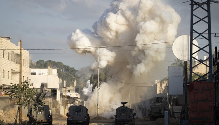 Жертвите включват жени и деца, докато международната общност призовава за незабавен край на насилието Жертвите включват жени и деца, докато международната общност призовава за незабавен край на насилието