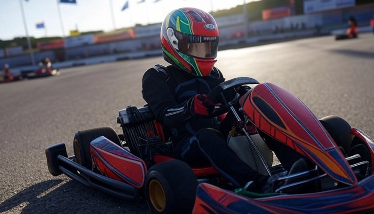 За участие в състезанието е необходимо валидно свидетелство за управление За участие в състезанието е необходимо валидно свидетелство за управление