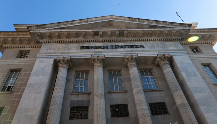 Магазините и супермаркетите ще работят с променено работно време Магазините и супермаркетите ще работят с променено работно време