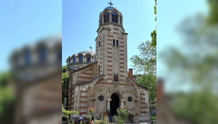 Близо 40 хиляди лева от дарения ще финансират подмяната на старата дограма на първия етаж Близо 40 хиляди лева от дарения ще финансират подмяната на старата дограма на първия етаж