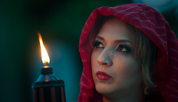 Марияна Николаева съветва да насадим магистралите с мащерка против катастрофи Марияна Николаева съветва да насадим магистралите с мащерка против катастрофи