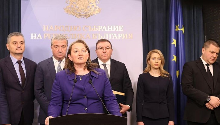 Трите партии остават непоколебими в приоритетите си за присъединяване към еврозоната и усвояване на средствата по Плана за възстановяване Трите партии остават непоколебими в приоритетите си за присъединяване към еврозоната и усвояване на средствата по Плана за възстановяване