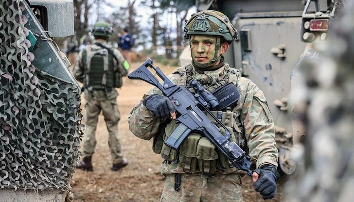 Бундесверът иска 100 хиляди нови войници заради руската заплаха Бундесверът иска 100 хиляди нови войници заради руската заплаха