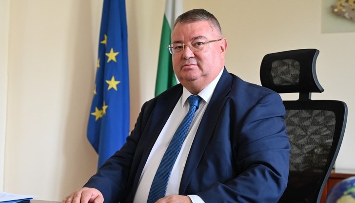 Ивайло Иванов: Демографската криза застрашава пенсионната система Ивайло Иванов: Демографската криза застрашава пенсионната система