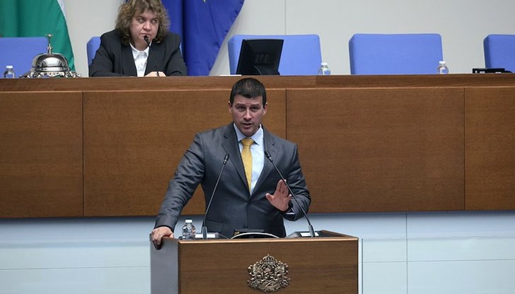 Ивелин Михайлов разкри шокиращи данни за злоупотреби в програмата „Училищно мляко" Ивелин Михайлов разкри шокиращи данни за злоупотреби в програмата „Училищно мляко"