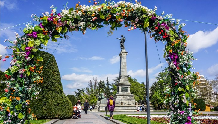Най-многобройните именици са дамите, които се казват Росица Най-многобройните именици са дамите, които се казват Росица